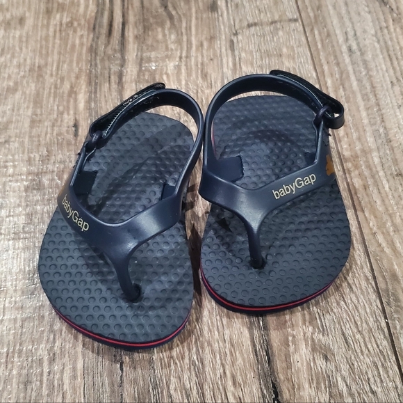 Baby GAP Flip Flops Size 0-3M Baby Navy Flip Flops - Picture 2 of 9